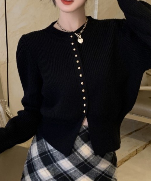 Vipoa(ヴィポア)の「RETRO STUDS HEM CUT CARDIGAN(ニット/セーター・レディース・ブラウン/レッド/ブラック・FREE)」の10枚目の写真