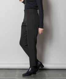 ELVENCE DEUX（エルベンスドゥ）の「ストレッチテーパードPT（スラックス）」
