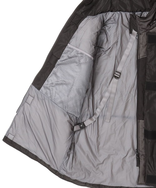 WHITE MOUNTAINEERING(ホワイトマウンテニアリング)の「【White Mountaineering】ホワイトマウンテニアリング WM×WILD THINGS PRIMALOFT MONSTER PARKA(その他アウター・メンズ・ブラック/カーキ・MEDIUM/LARGE/SMALL/X-LARGE)」の3枚目の写真