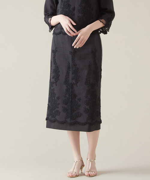 martinique（マルティニーク）の「リップルオーガンジー刺繍タイトスカート（スカート・レディース・ホワイト/ブラック・2/1）」の2枚目の写真