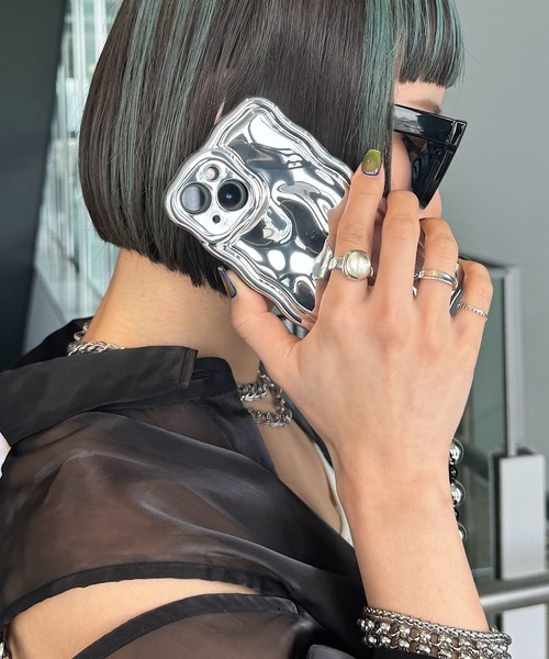 PAGEBOY(ページボーイ)の「〈WEB限定アイテム〉モードメタリックスマホケース〈iphone15PRO対応〉(スマホケース/カバー・レディース・グレー・iPhone 15 Pro)」の6枚目の写真