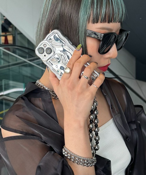 PAGEBOY(ページボーイ)の「〈WEB限定アイテム〉モードメタリックスマホケース〈iphone15PRO対応〉(スマホケース/カバー・レディース・グレー・iPhone 15 Pro)」の8枚目の写真