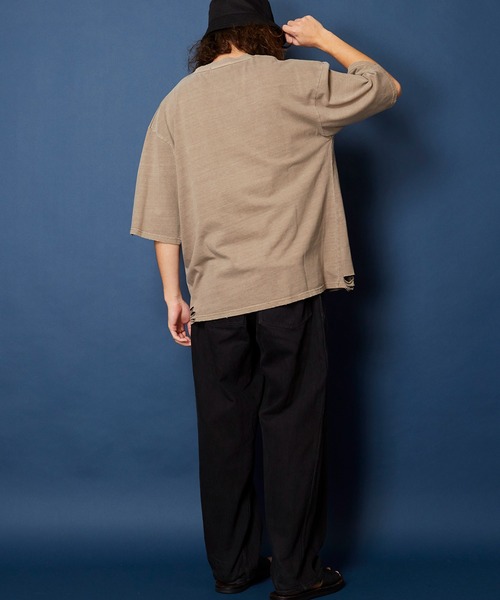 unrelaxing(アンリラクシング)の「ヴィンテージライク 古着風 綿100%ピグメント加工ダメージTシャツ(Tシャツ/カットソー・メンズ・ベージュ/ブラウン/グリーン/ブラック・MEDIUM/LARGE/X-LARGE)」の15枚目の写真