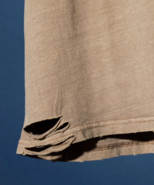 unrelaxing(アンリラクシング)の「ヴィンテージライク 古着風 綿100%ピグメント加工ダメージTシャツ(Tシャツ/カットソー・メンズ・ベージュ/ブラウン/グリーン/ブラック・MEDIUM/LARGE/X-LARGE)」の8枚目の写真