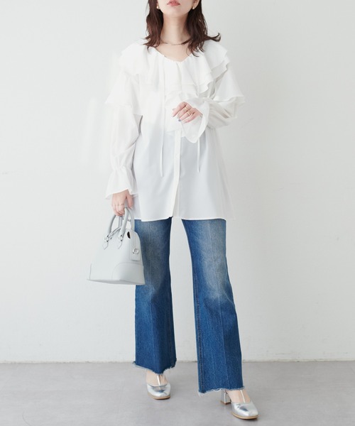 natural couture(ナチュラルクチュール)の「ラッフル衿チュニックブラウス(シャツ/ブラウス・レディース・サックスブルー/カーキ/ピンク/オフホワイト・FREE)」の11枚目の写真