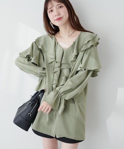 natural couture(ナチュラルクチュール)の「ラッフル衿チュニックブラウス(シャツ/ブラウス・レディース・サックスブルー/カーキ/ピンク/オフホワイト・FREE)」の15枚目の写真
