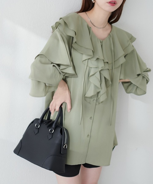 natural couture(ナチュラルクチュール)の「ラッフル衿チュニックブラウス(シャツ/ブラウス・レディース・サックスブルー/カーキ/ピンク/オフホワイト・FREE)」の14枚目の写真