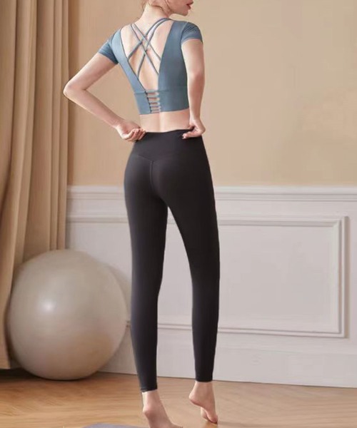 レディース バックストラッピークロスデザインフィットネスヨガウェア