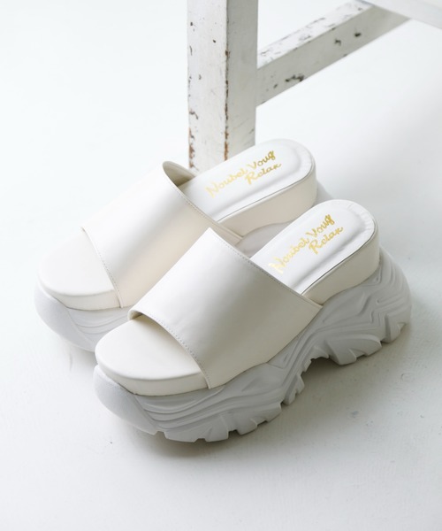 Noubel Voug Relax（ヌーベルヴォーグリラックス）の「極厚ボリュームソールシンプルミュールサンダル（サンダル・レディース・ブラック/ホワイト・S/LL/L/M）」の7枚目の写真