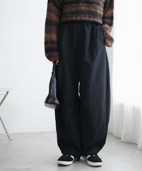 WEGO(ウィゴー)の「WEGO/イージーカーブパンツ(カーゴパンツ・レディース・ブラック/オフホワイト・MEDIUM/SMALL)」の1枚目の写真