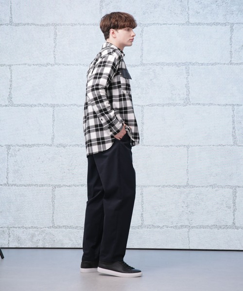 Apo(s)ture(アポスチャー)の「JOHAN-001/サテンストレッチテーパードパンツ(その他パンツ・メンズ・ブラック/モカ/ネイビー/ベージュ・XL/L/M/S/XS)」の13枚目の写真
