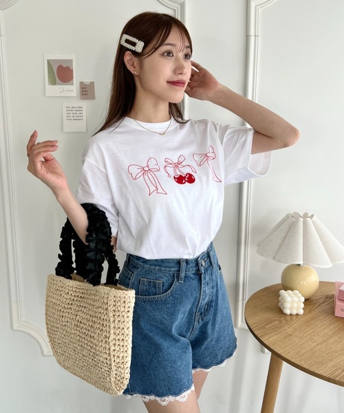 Loueme（ルエム）の「リボンチェリープリントTシャツ（Tシャツ/カットソー・レディース・ホワイト/ブラック/グレー・FREE）」の5枚目の写真