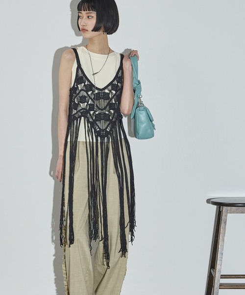 THE YOn（ザヨン）の「トーションレースフリンジヘムキャミトップス（キャミソール・レディース・ナチュラル/ブラック・FREE）」の2枚目の写真