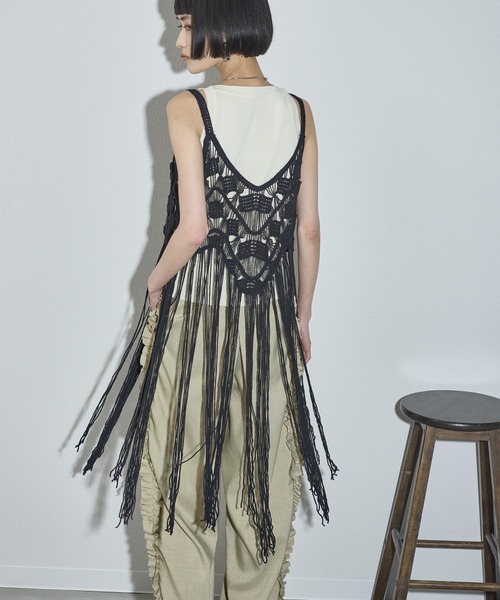 THE YOn（ザヨン）の「トーションレースフリンジヘムキャミトップス（キャミソール・レディース・ナチュラル/ブラック・FREE）」の3枚目の写真