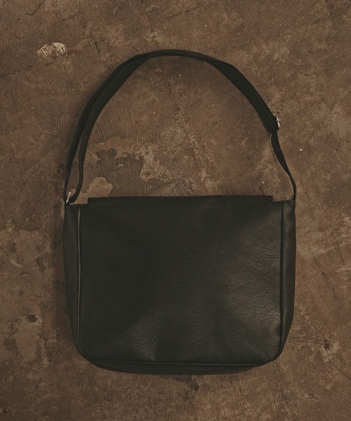 ROOPTOKYO（ループトウキョウ）の「レザー調ショルダーバッグ（ショルダーバッグ・メンズ・ブラック/ブラウン・FREE）」の3枚目の写真