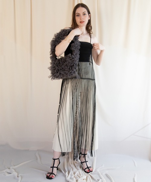 styiro（スタイロ）の「【長さ調節可能】裏地付き大人のチュールフリル/ショルダーバッグ（ショルダーバッグ・レディース・グレー/ブラック/アイボリー/ブルー/ベージュ/レッド・FREE）」の8枚目の写真