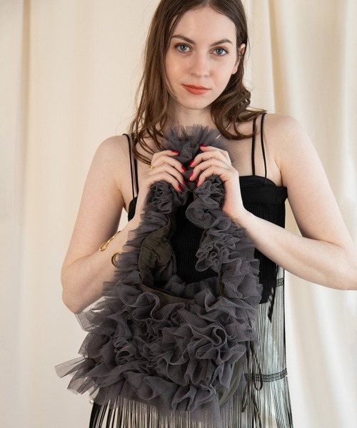 styiro（スタイロ）の「【長さ調節可能】裏地付き大人のチュールフリル/ショルダーバッグ（ショルダーバッグ・レディース・グレー/ブラック/アイボリー/ブルー/ベージュ/レッド・FREE）」の10枚目の写真