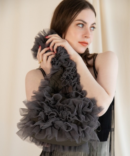 styiro（スタイロ）の「【長さ調節可能】裏地付き大人のチュールフリル/ショルダーバッグ（ショルダーバッグ・レディース・グレー/ブラック/アイボリー/ブルー/ベージュ/レッド・FREE）」の11枚目の写真