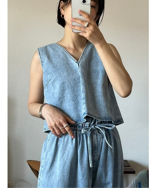 MOUSSY マウジー　BACK BELT DENIM ベスト デニムベスト BLACK BY MOUSSY（ブラックバイマウジー）の「compact denim
