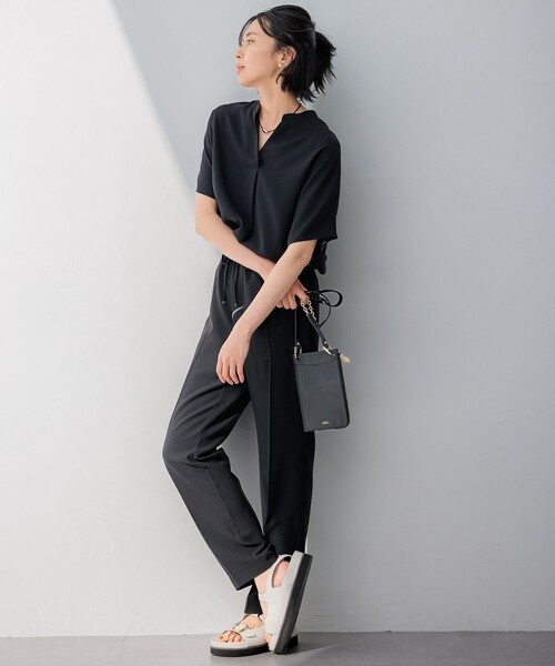 23区 S(ニジュウサンクチイサイサイズ)の「【洗える】ストレッチジョーゼット フレンチスリーブ カットソー(Tシャツ/カットソー・レディース・ブラック系/ベージュ系/ネイビー系・32)」の5枚目の写真
