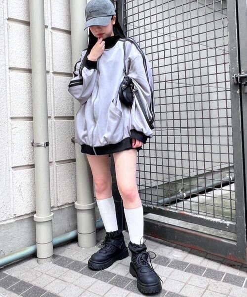 Figments(フィグメンツ)の「バイカラースーパービッグトラックジャケット(ジャージ・レディース・ブラック/グレー・FREE)」の19枚目の写真