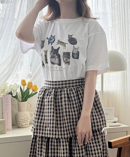 cuorequal(クオレコール)の「猫いっぱい半袖Tシャツ(Tシャツ/カットソー・レディース・ホワイト/アイボリー・MEDIUM/LARGE)」の6枚目の写真