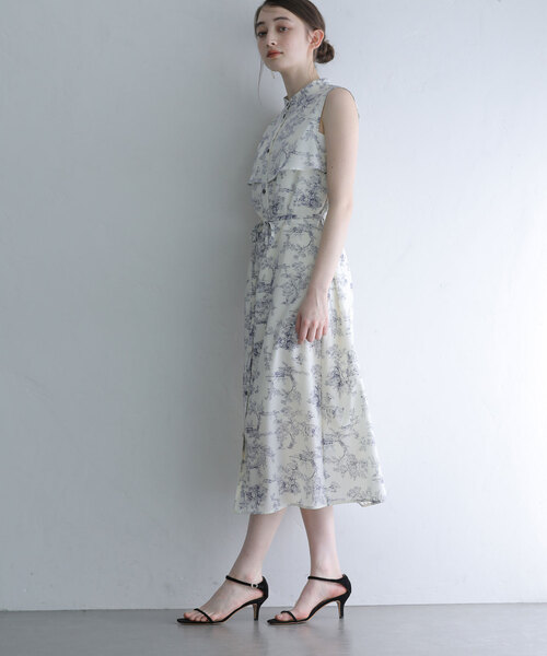 La TOTALITE(ラトータリテ)の「バンドカラープリントシャツワンピース(シャツワンピース・レディース・ベージュ/アイボリー・38/36)」の2枚目の写真