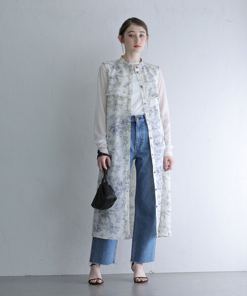 La TOTALITE(ラトータリテ)の「バンドカラープリントシャツワンピース(シャツワンピース・レディース・ベージュ/アイボリー・38/36)」の4枚目の写真