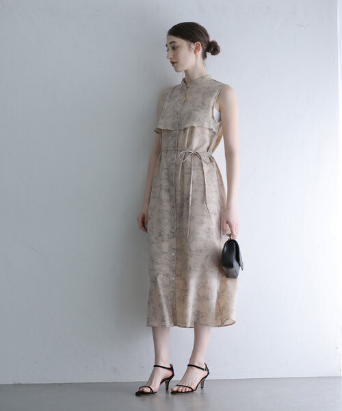 La TOTALITE(ラトータリテ)の「バンドカラープリントシャツワンピース(シャツワンピース・レディース・ベージュ/アイボリー・38/36)」の9枚目の写真