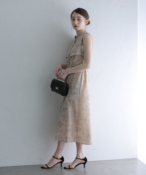 La TOTALITE(ラトータリテ)の「バンドカラープリントシャツワンピース(シャツワンピース・レディース・ベージュ/アイボリー・38/36)」の10枚目の写真