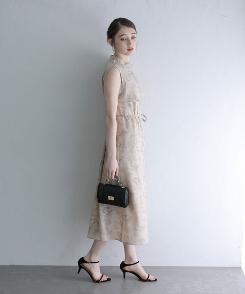 La TOTALITE(ラトータリテ)の「バンドカラープリントシャツワンピース(シャツワンピース・レディース・ベージュ/アイボリー・38/36)」の11枚目の写真