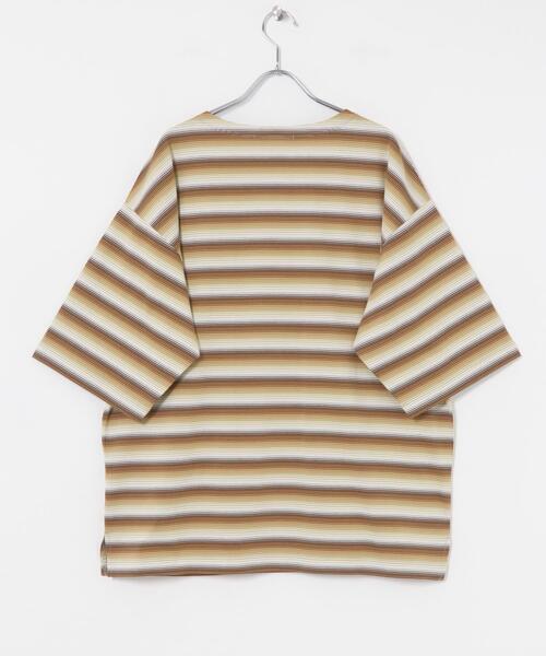 URBAN RESEARCH(アーバンリサーチ)の「マルチボーダーボートネックTシャツ(Tシャツ/カットソー・メンズ・グレー系その他/ブラウン系その他・MEDIUM/LARGE)」の15枚目の写真