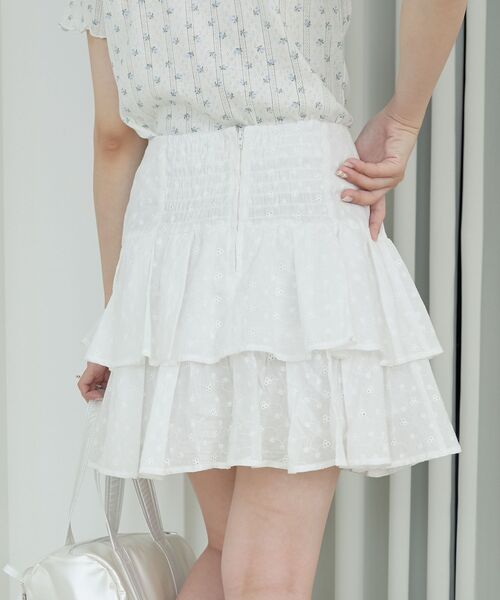 MAJESTIC LEGON(マジェスティックレゴン)の「ティアードフリルミニスカパン(その他パンツ・レディース・ブラック系その他/ホワイト系その他/ブラウン系その他2/ブラック/アイボリー/グレー系その他・MEDIUM)」の9枚目の写真