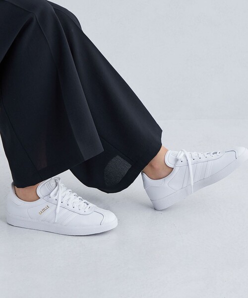 adidas Originals(アディダスオリジナルス)の「<adidas Originals>ガゼル / GAZELLE スニーカー(スニーカー・レディース・ホワイト・23.5cm/24.5cm/23cm/22.5cm/25cm/24cm)」の1枚目の写真