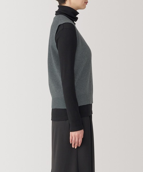 無印良品（ムジルシリョウヒン）の「婦人　洗えるミラノリブ編みベスト（ベスト・レディース・ダークグレー/ブラック/サックスブルー/ブラウン系・S/M/L/XL）」の13枚目の写真