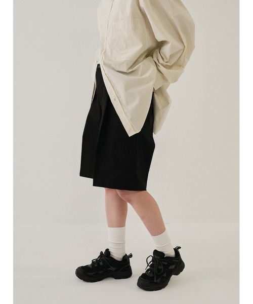 Bargiee（バージー）の「ワンタック ハーフパンツ（チノパンツ・メンズ・ホワイト/ブラック/ライトベージュ・LARGE/MEDIUM）」の4枚目の写真