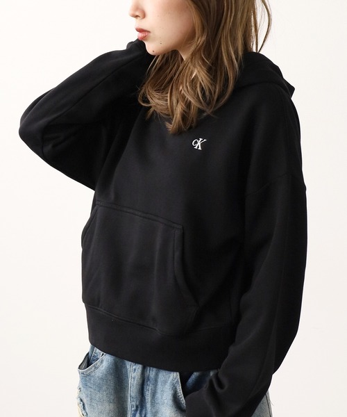 Calvin Klein(カルバン・クライン)の「Calvin Klein/カルバンクライン Long sleeve archive logo hoodie パーカー(パーカー・レディース・ブラック/グレー・M/S/XS)」の2枚目の写真