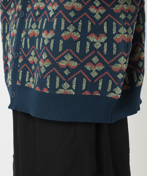 JOURNAL STANDARD relume(ジャーナルスタンダード レリューム)の「CALIFORNIA エアリーモール ジャガードカーディガン(カーディガン/ボレロ・メンズ・チャコールグレー/ブラック/ブラウン/ネイビー/ベージュ・MEDIUM/LARGE)」の6枚目の写真