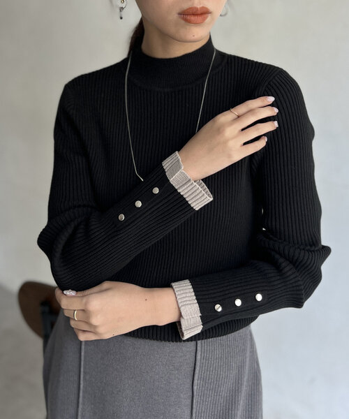 Chez toi（シェトワ）の「配色袖口ボタンハイネックプルオーバー（ニット/セーター・レディース・レッド/グレー/オフホワイト/ブラック/アイボリー・FREE）」の18枚目の写真