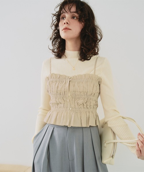 titivate（ティティベイト）の「シャーリングフリルビスチェキャミソール（キャミソール・レディース・ブラック/ベージュ系その他/ホワイト/ブルー系その他・M/L）」の3枚目の写真