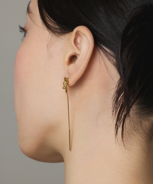 ciite' surgical stainless(シーテサージカルステンレス)の「【 金属アレルギー対応 】 ノットチェーンピアス サージカルステンレス (両耳用)(ピアス(両耳用)・レディース・ゴールド/シルバー・FREE)」の7枚目の写真