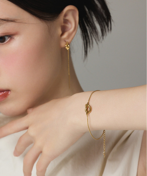 ciite' surgical stainless(シーテサージカルステンレス)の「【 金属アレルギー対応 】 ノットチェーンピアス サージカルステンレス (両耳用)(ピアス(両耳用)・レディース・ゴールド/シルバー・FREE)」の9枚目の写真