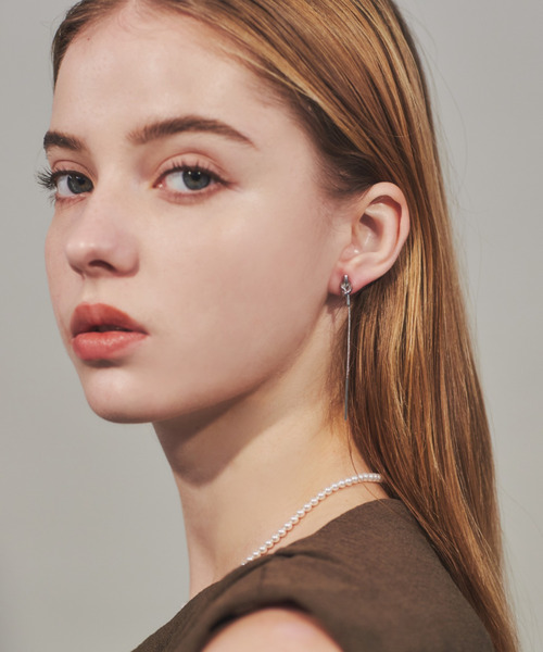 ciite' surgical stainless(シーテサージカルステンレス)の「【 金属アレルギー対応 】 ノットチェーンピアス サージカルステンレス (両耳用)(ピアス(両耳用)・レディース・ゴールド/シルバー・FREE)」の11枚目の写真