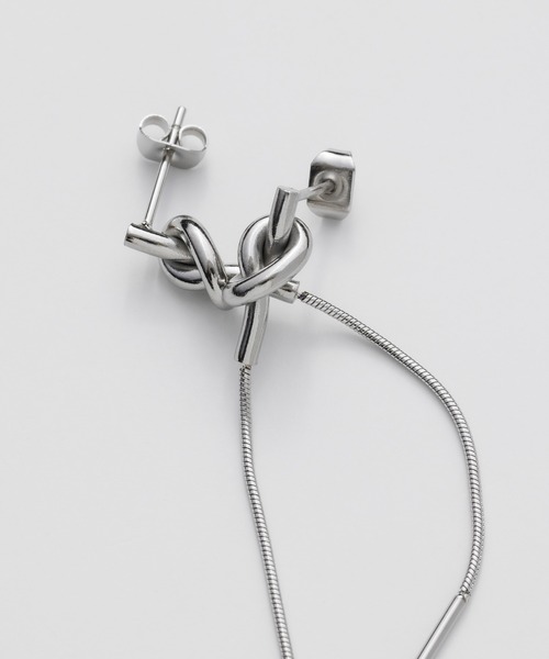 ciite' surgical stainless(シーテサージカルステンレス)の「【 金属アレルギー対応 】 ノットチェーンピアス サージカルステンレス (両耳用)(ピアス(両耳用)・レディース・ゴールド/シルバー・FREE)」の17枚目の写真