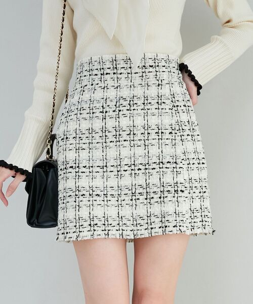 MAJESTIC LEGON（マジェスティックレゴン）の「裾フリンジミニスカート（スカート・レディース・ブラウン系その他2/ホワイト系その他2/ブラック系その他/ホワイト系その他/ベージュ系その他2・MEDIUM）」の3枚目の写真