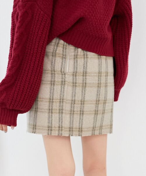 MAJESTIC LEGON（マジェスティックレゴン）の「裾フリンジミニスカート（スカート・レディース・ブラウン系その他2/ホワイト系その他2/ブラック系その他/ホワイト系その他/ベージュ系その他2・MEDIUM）」の17枚目の写真