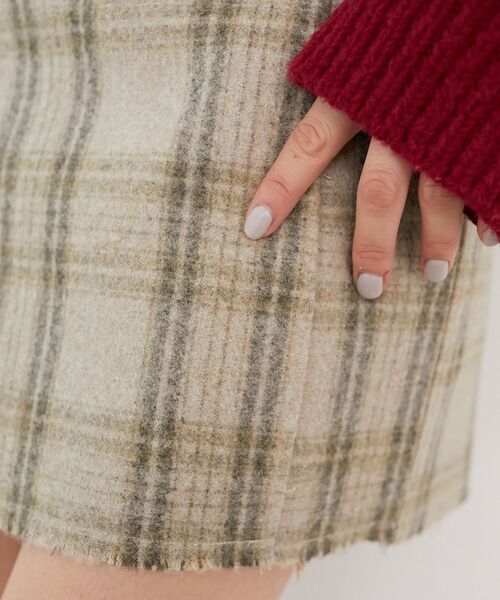 MAJESTIC LEGON（マジェスティックレゴン）の「裾フリンジミニスカート（スカート・レディース・ブラウン系その他2/ホワイト系その他2/ブラック系その他/ホワイト系その他/ベージュ系その他2・MEDIUM）」の19枚目の写真