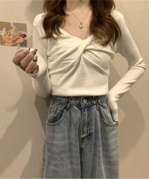 MAISON DE THERESE(メゾン ド テレーズ)の「フロントクロス長袖ニットトップス(ニット/セーター・レディース・グレー/ブラック/ワイン/ベージュ/ブラウン/ホワイト・FREE)」の2枚目の写真
