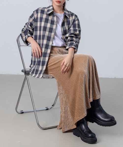 DAY CLOSET（デイ クローゼット）の「【カラーで選べる質感/ゆるっと羽織れるオーバーサイズ】長袖チェック柄ラウンドアシメヘムボックスプリーツシャツ（シャツ/ブラウス・レディース・ネイビー/イエロー×グレー・M/L）」の16枚目の写真