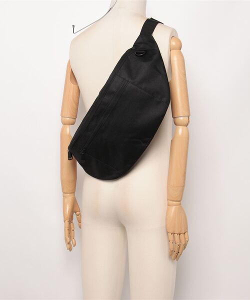 C.E.L.STORE（セルストア）の「NISSIN CAP&BAG / ニッシンキャップ&バッグ POLY OVERSIZED CROSSBODY PACK ボディバッグ（ボディバッグ/ウエストポーチ・メンズ・ブラック・FREE）」の10枚目の写真
